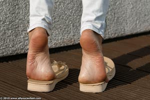 small preview pic number 17 from set 2632 showing Allyoucanfeet model Arina