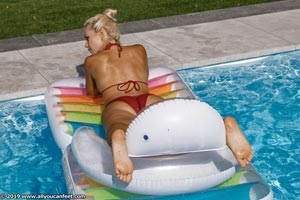 small preview pic number 129 from set 2643 showing Allyoucanfeet model Jenni