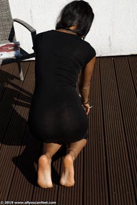 small preview pic number 74 from set 2673 showing Allyoucanfeet model Yazzi
