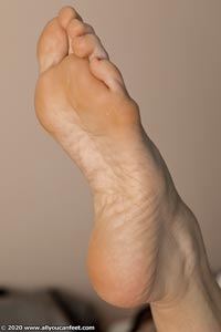 small preview pic number 71 from set 2723 showing Allyoucanfeet model Ariel