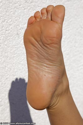 small preview pic number 186 from set 2819 showing Allyoucanfeet model Katy