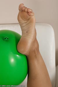 small preview pic number 11 from set 2846 showing Allyoucanfeet model Jenni