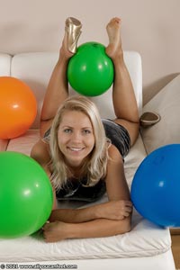small preview pic number 6 from set 2846 showing Allyoucanfeet model Jenni