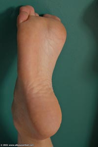 small preview pic number 65 from set 2885 showing Allyoucanfeet model Lenalo