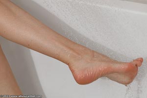 small preview pic number 121 from set 2906 showing Allyoucanfeet model Ilona