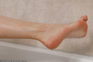 small preview pic number 124 from set 2906 showing Allyoucanfeet model Ilona