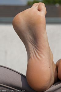 small preview pic number 95 from set 2932 showing Allyoucanfeet model Vivi