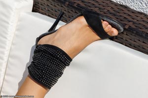 small preview pic number 11 from set 3081 showing Allyoucanfeet model Layla