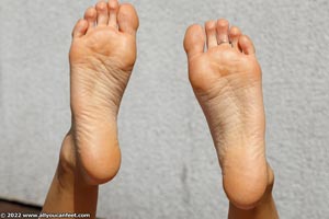 small preview pic number 42 from set 3134 showing Allyoucanfeet model Lauren