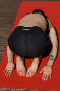 small preview pic number 131 from set 3216 showing Allyoucanfeet model Summer