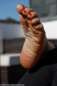 small preview pic number 59 from set 3216 showing Allyoucanfeet model Summer
