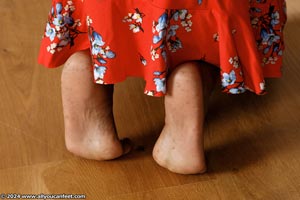 small preview pic number 71 from set 3321 showing Allyoucanfeet model Mimi