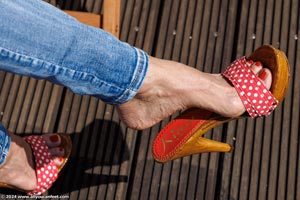 small preview pic number 12 from set 3344 showing Allyoucanfeet model Elena