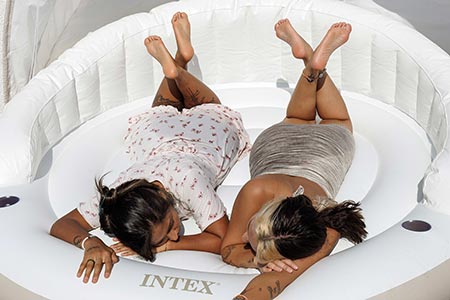 small preview pic number 3 from set 3430 showing Allyoucanfeet model Sakari & Zuzu